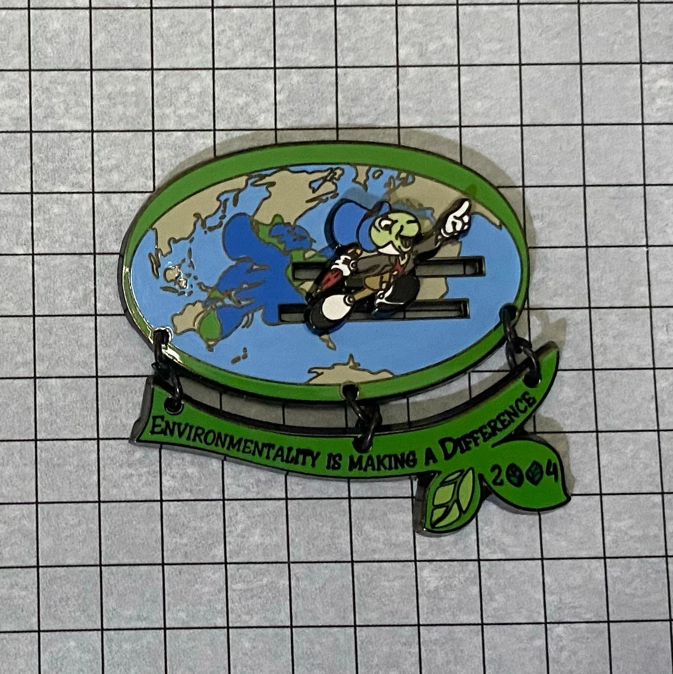 Jiminy 2004 Enviromentality Pin with slider and dangle LE9000