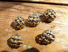 Five attractive basket weave brass buttons 1.9cm