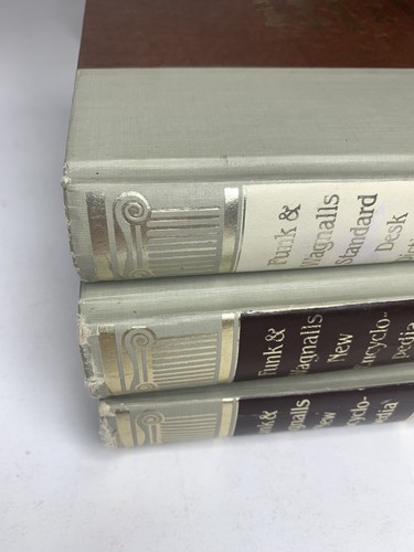 Funk & Wagnalls Standard Desk Dictionary Encyclopedia Volume 2 5 7 8 13 Lot - Imagen 19 de 20