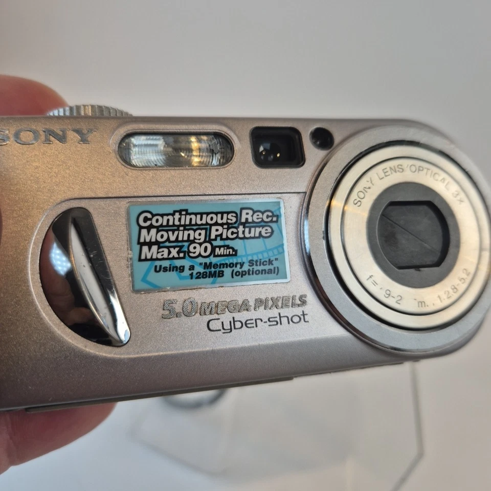 Sony Cyber-Shot DSC-P10 Digital Camera 5MP Silver & Antler Leather Case Vintage - Image 4 of 4