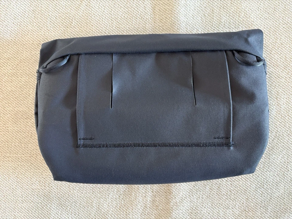 PEAK DESIGN Field Pouch V2 Camera Bag Organizer Midnight Blue Adjustable Strap - Image 2 of 4