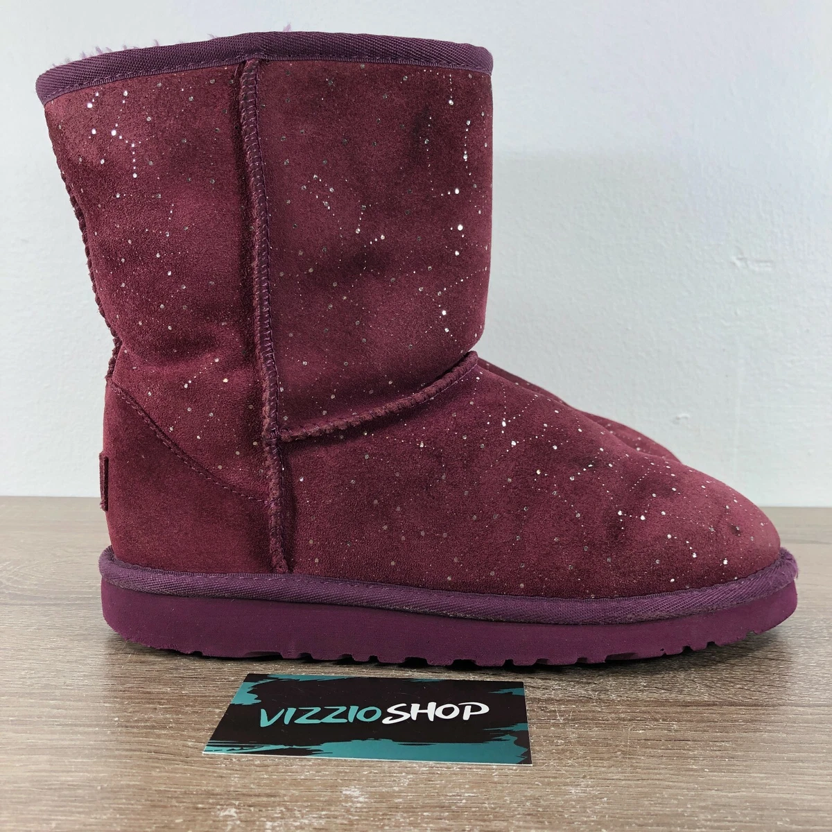 Maroon top uggs boots
