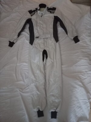 LEICHTER FEUERFESTER ANZUG GRAU SCHWARZ OMP RACING ONE-S IA0-1860 OMOL FIA 8856-2018