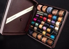 Antique Belding Heminway 38 Spools Silk Thread Cutter Leather Case