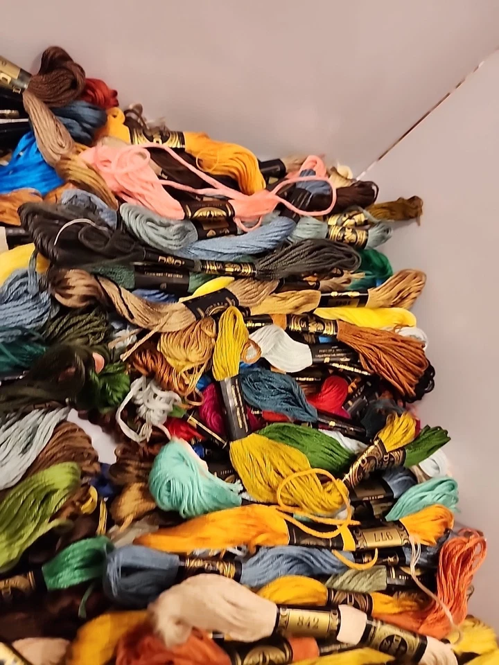 DMC Embroidery Floss Lot Assorted Colors Threads Craft Sewing Supplies 155 Bulk - Image 4 of 4