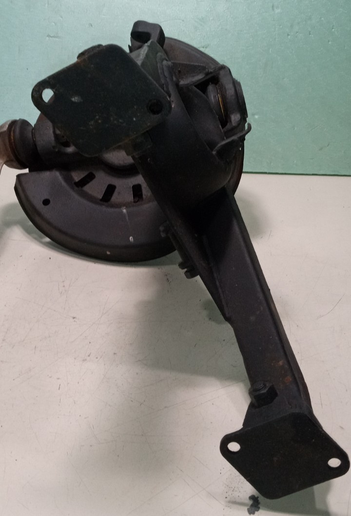 Maserati Bora Front Right Suspension_Spindle Hub_Rotor_Control Arms_117 SA 72325
