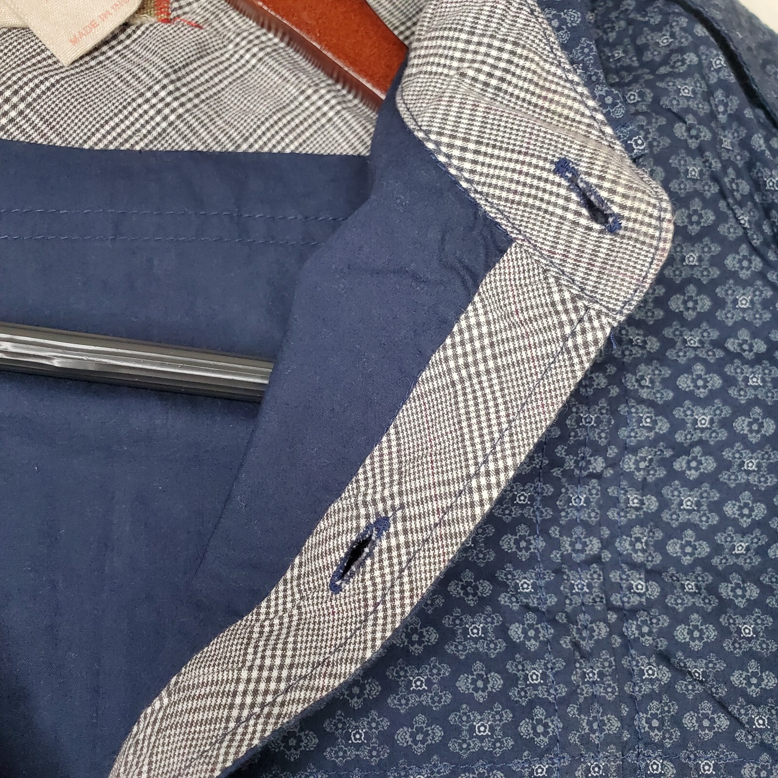 Men's Button Down long sleeve Blue  pattern contr… - image 15