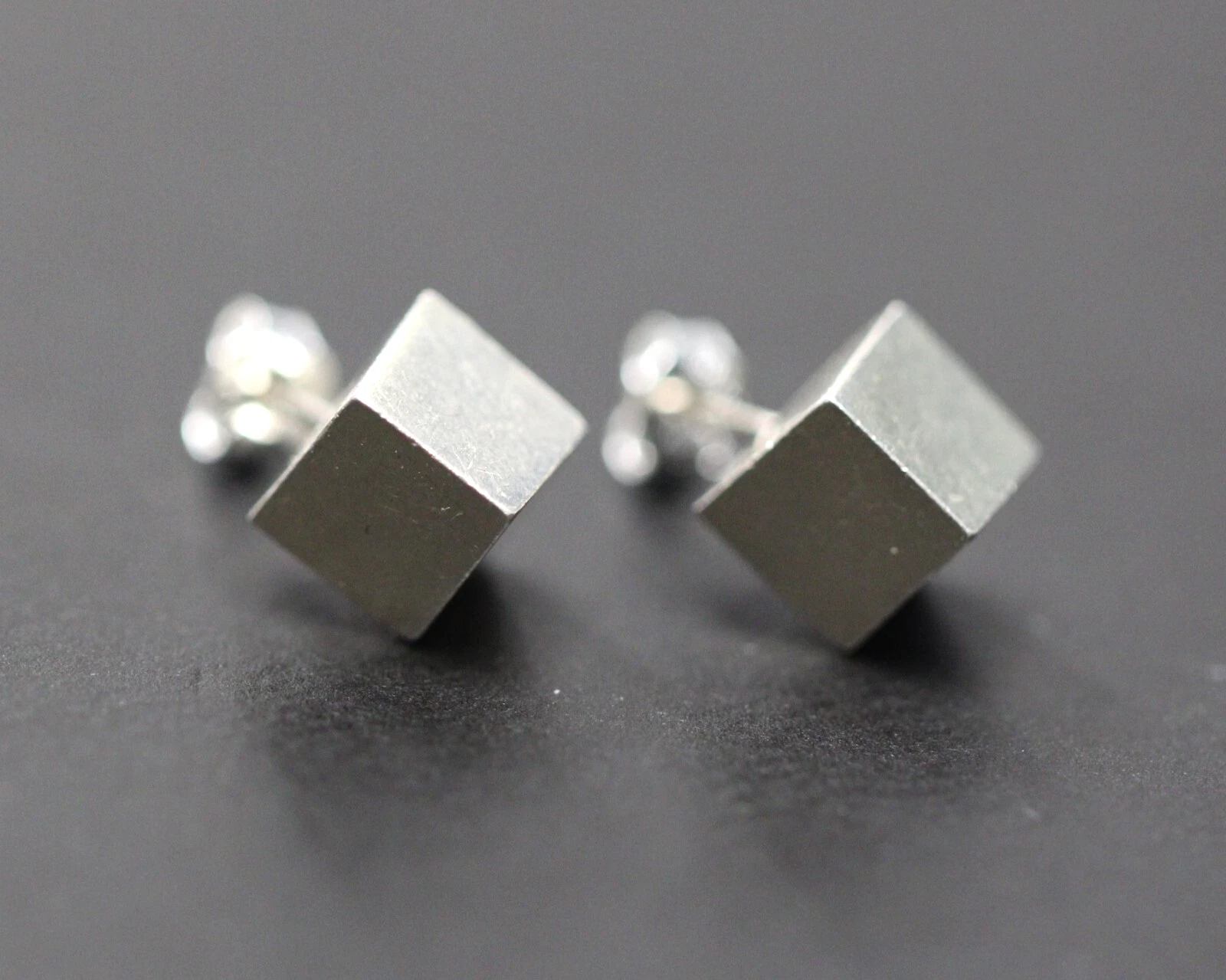 Swarovski Anello Set 4 Orecchini A Perno In Argento Sterling 925 - Quadrati, Misure 3,4,5,6 Mm, Con Zirconi Set Orecchini Quadrati Sterling Silver - Foto 5