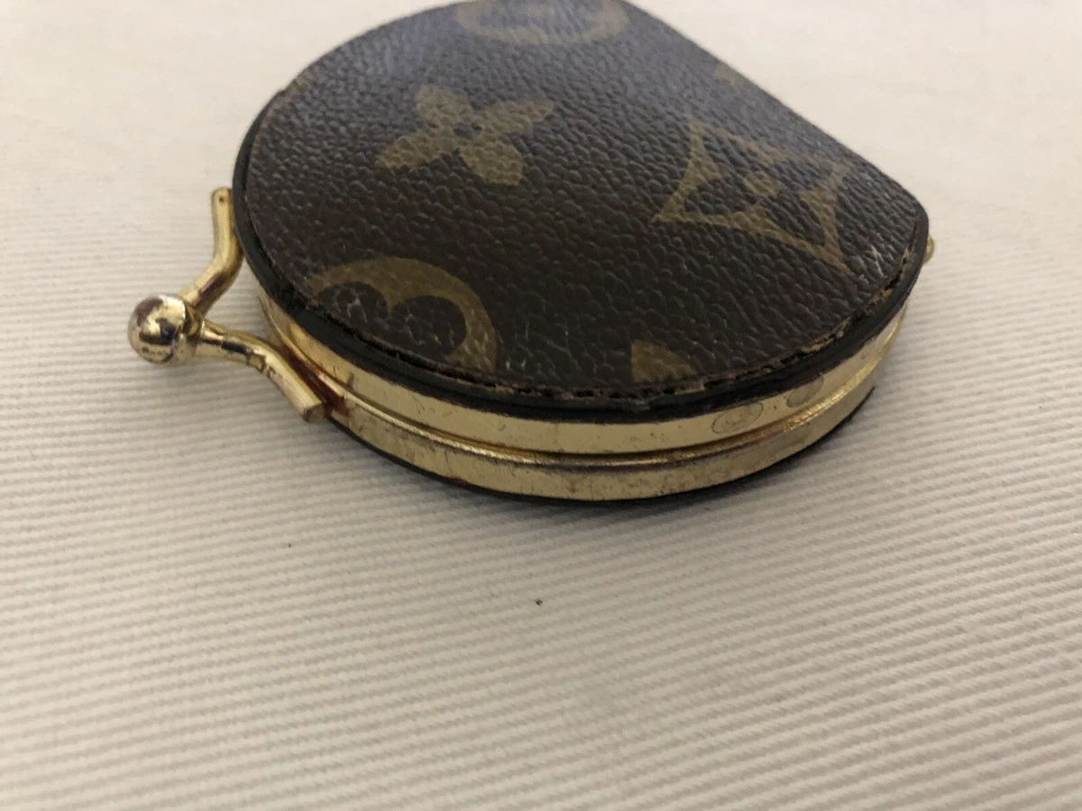 Louis Vuitton VINTAGE KISS LOCK coin purse  Vintage louis vuitton, Louis  vuitton handbags, Authentic louis vuitton bags