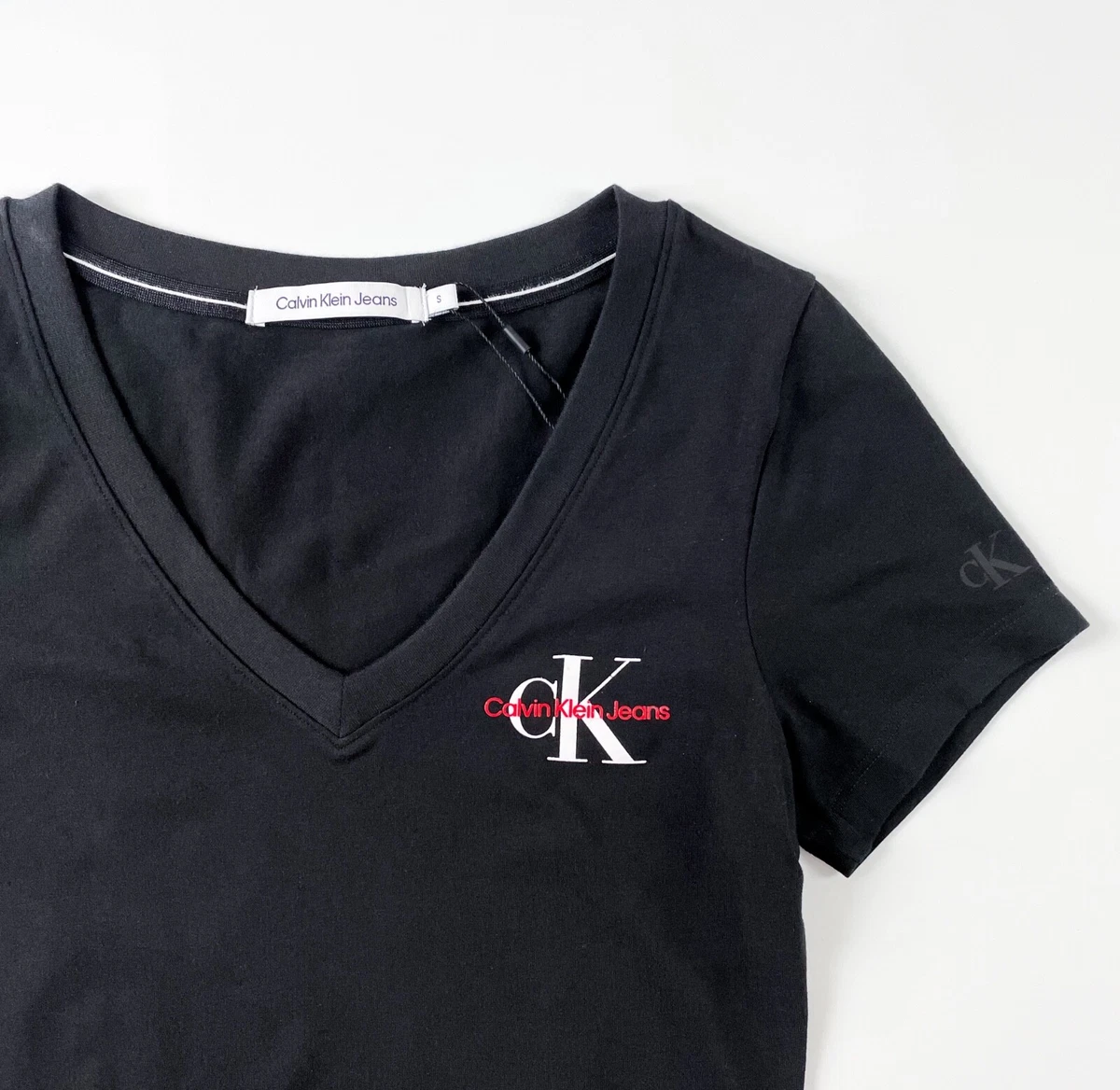 Calvin klein outlet black v neck