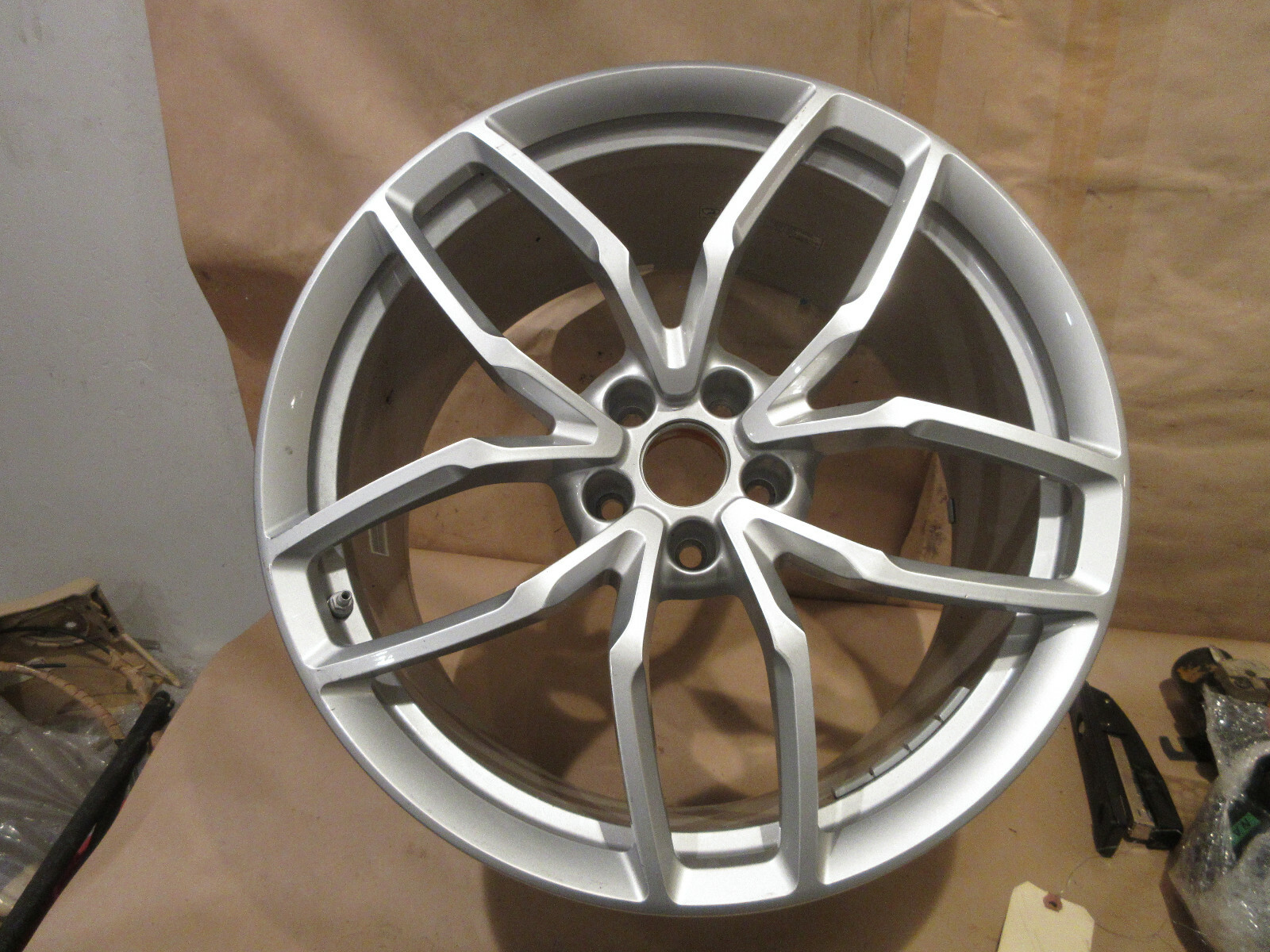 Lamborghini Huacan - Rear Wheel / Rim  # 4T0601017C( DOES NOT HAVE CAP)