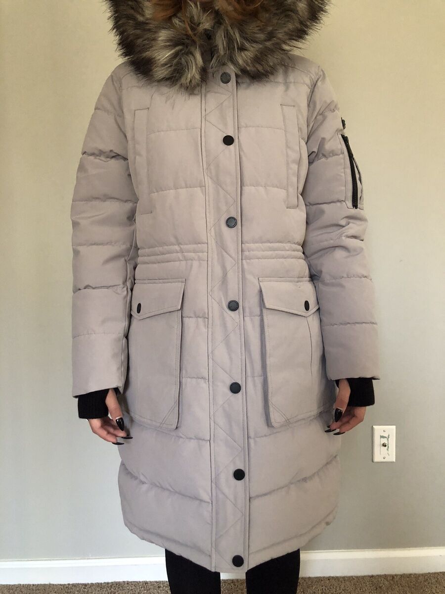 BCBG Max Azria NWT Woman's Light Grey puffer jacket, winter BCBG Max Azria NWT Woman's Light Grey puffer jacket, winter