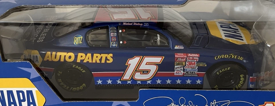 Michael Waltrip #15 1/24 Diecast NAPA Stars 2002 Monte Carlo Action Racing Foto 4 de 4