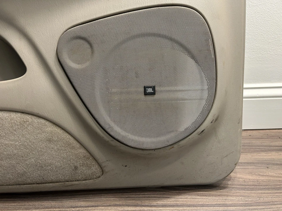 Panel de puerta delantera izquierdo Toyota Tundra 2001-2006 beige OEM Foto 2 de 4