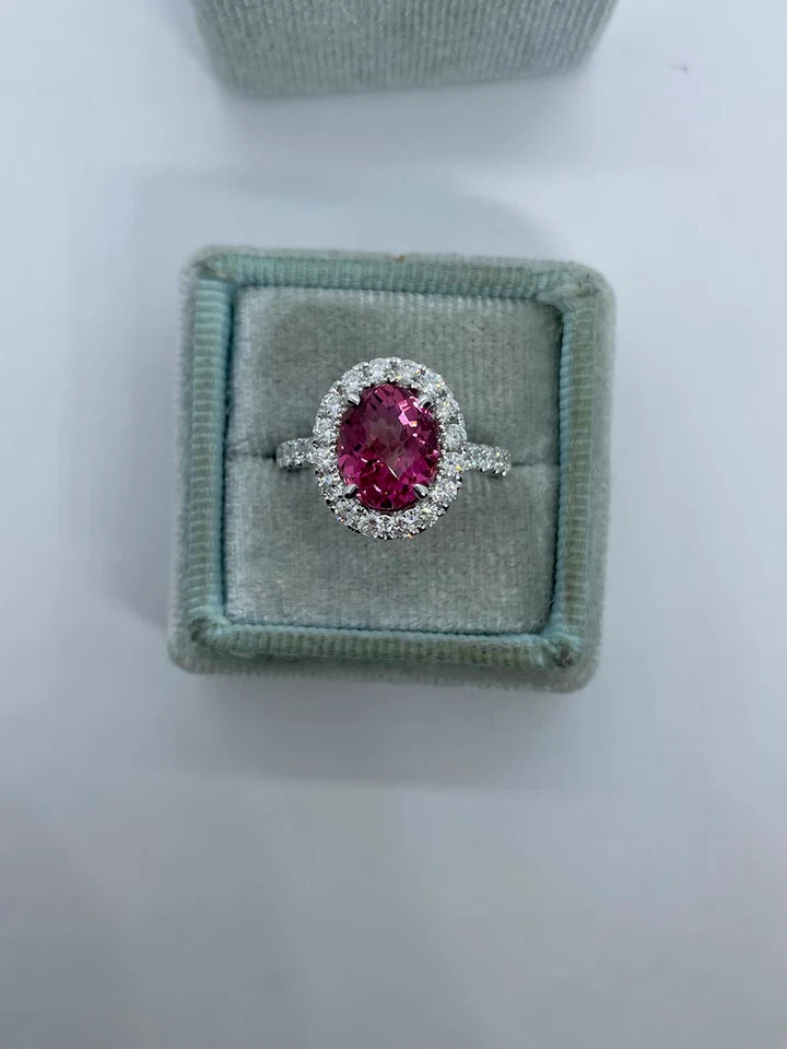 Обручальное кольцо с гало из розового турмалина 2,74 карата овальное с покрытием из белого золота 14 карат - Изображение 2 из 4