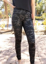 SPANX Leggings Faux Leather Matte Black Camo Print Sz M Stretch Tummy Control