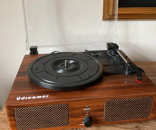 Udreamer Vinyl Record Player with built-in speakers
