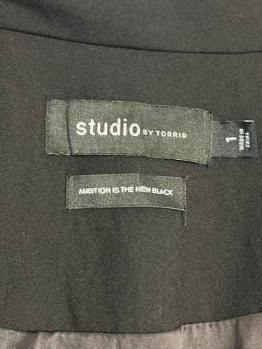 Studio by Torrid Women's 1X Black Blazer Jacket Lined Stretch Career Plus Size - Picture 3 of 10