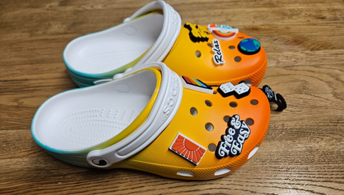 🔥Crocs Free & Easy x Classic Clog, Size UK: Men's 5/ Woman 6, Unisex, New🔥 - Picture 3 of 12