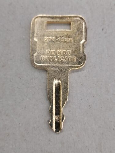 1 ) CAT Caterpillar Heavy Equipment Ignition Key Metal with Logo 5P-8500 - Picture 3 of 3