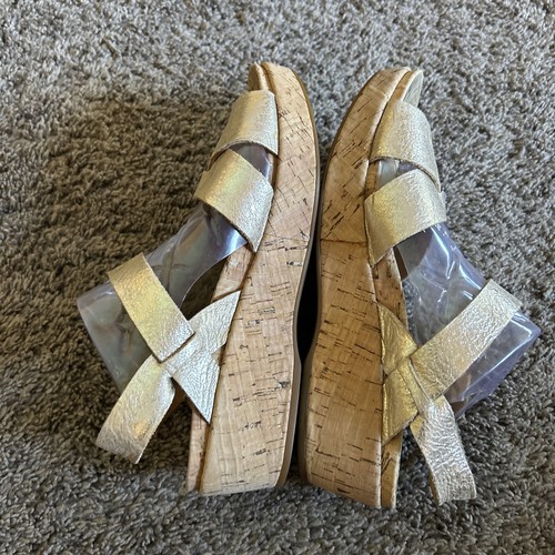 Zapatos de cuña Kork Ease Myrna 2.0 K38170 de cuero dorado y hebilla de corcho EE. UU. 6M - Imagen 4 de 5