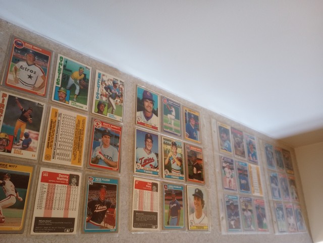 4x Vintage Sleeves of Baseball Cards. double sided. Ex cond. Bulk Sport Lot #14 4x Vintage Sleeves of Baseball Cards. double sided. Ex cond. Bulk Sport Lot #14