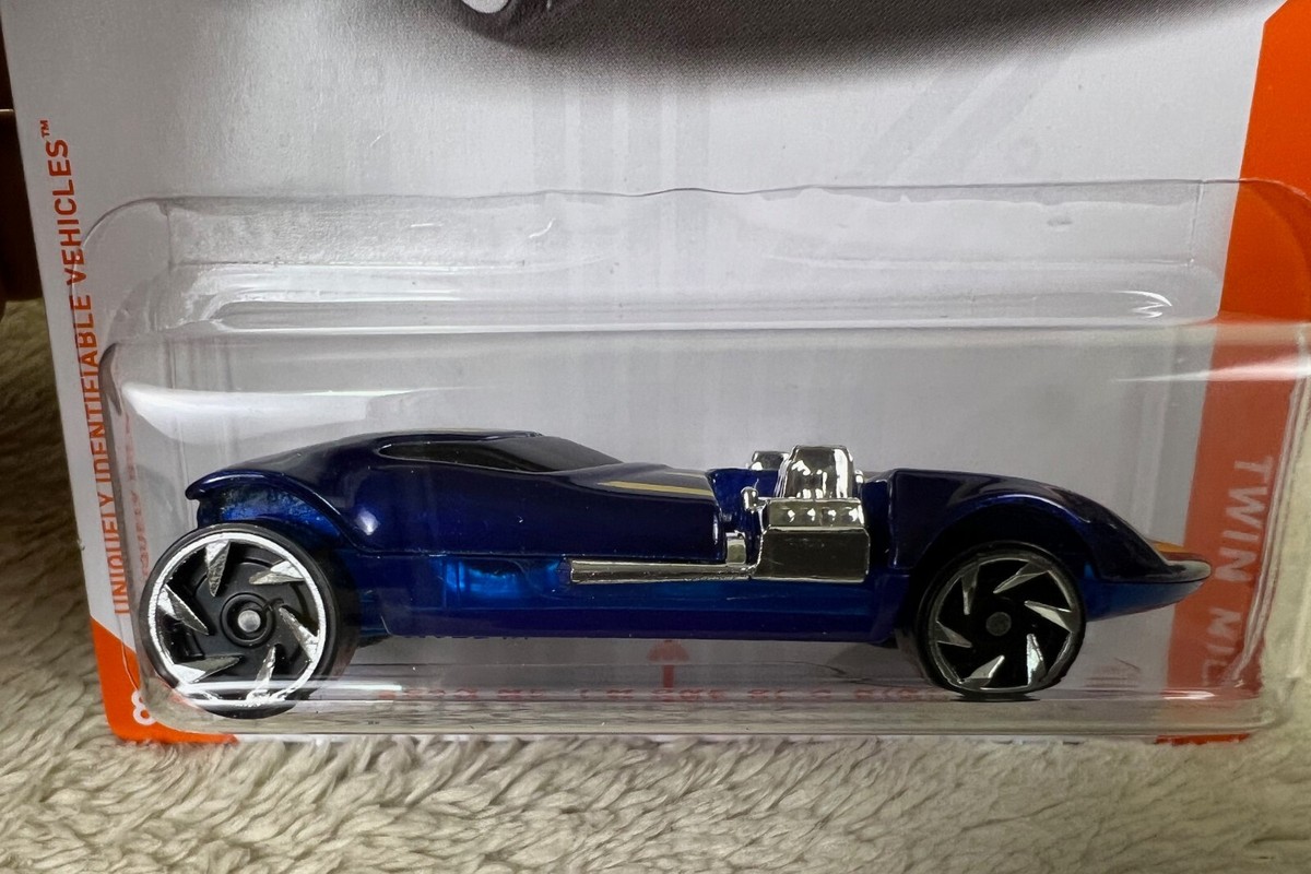 Hot Wheels- ID Die-Cast Motosaurus Scala 1