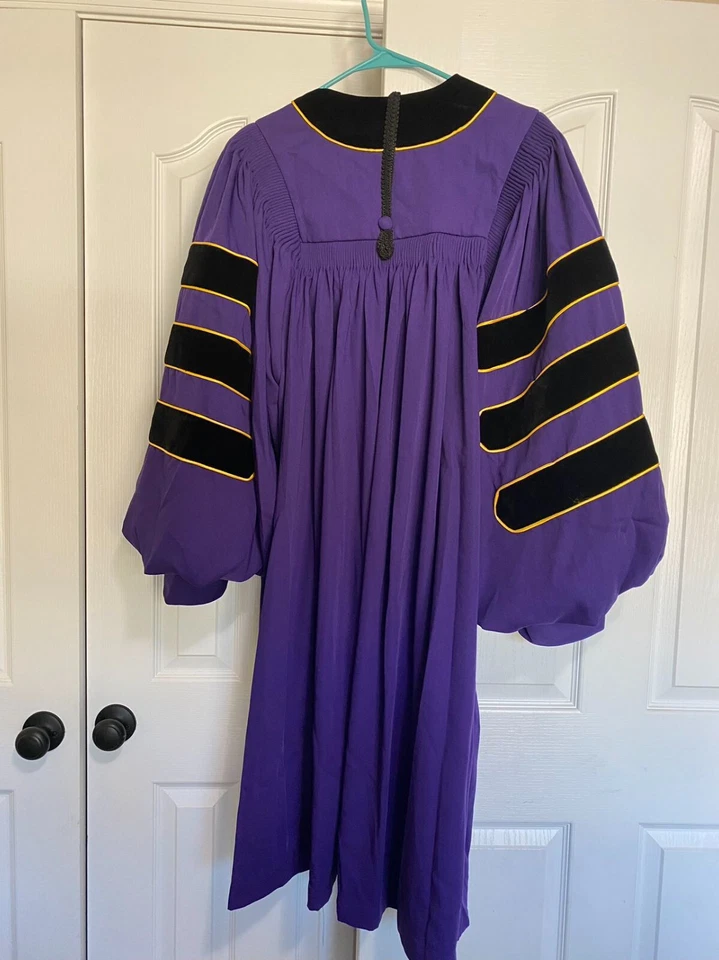 Vestido Tam Doctoral Premium para Profesor de Facultad Graduados de Doctorado Borde Dorado talla 45 Foto 3 de 4