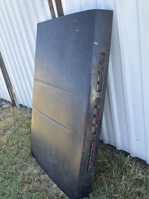 NISSAN HARDBODY HOOD OEM