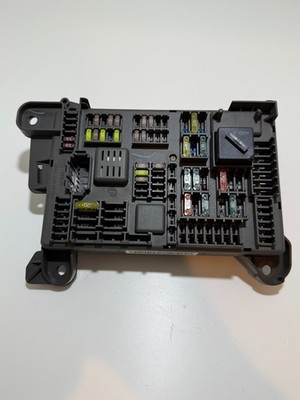  2009-2013 BMW X5 X6 E70 E71 Power Distribution Fuse Box Relay OEM B010105300