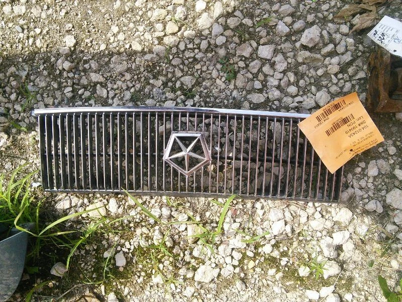 Rejilla 2 puertas superior cromada compatible con 87-92 LE BARON 321855 Foto 3 de 3