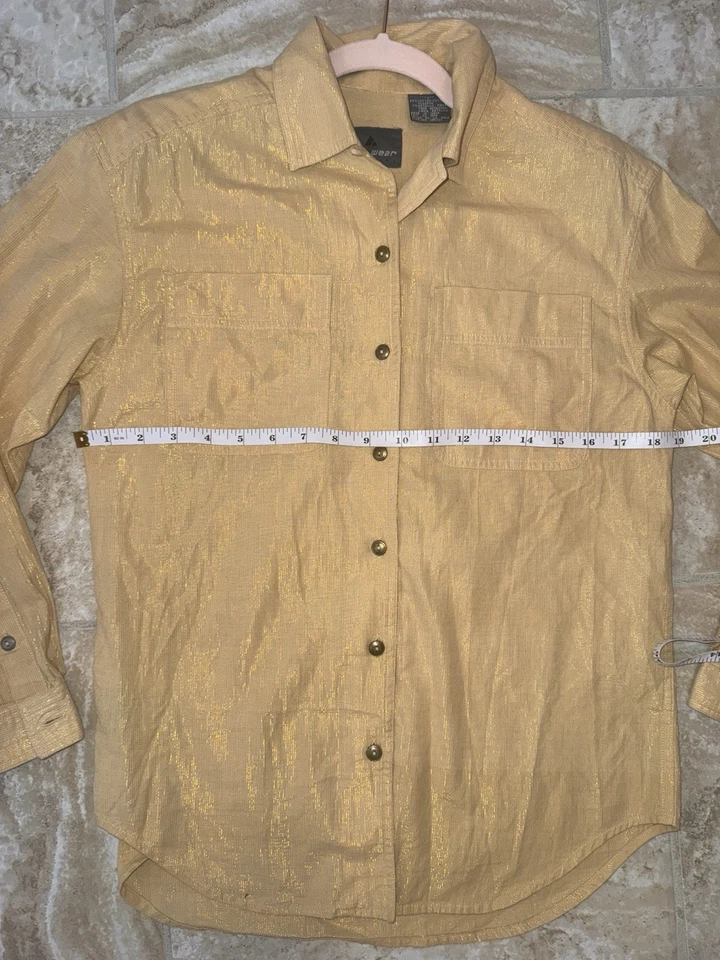 Blusa Lizwear dorada con botones talla pequeña Foto 4 de 4