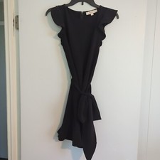 Loft  Women's Black Shift Dress Size 2P Cap Sleeve Ruffle Hem Back Zipper (CB5)