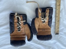 Coppia di guanti in pelle da boxe austriaci antichi 8 OZ