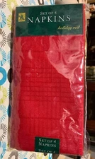 Bed Bath And Beyond Set Of  4 Table Napkins Holiday Red New In Package