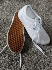 Vans Shoes Womens 8 Off The wall Casual Lace Up Sneakers 721356 White clean