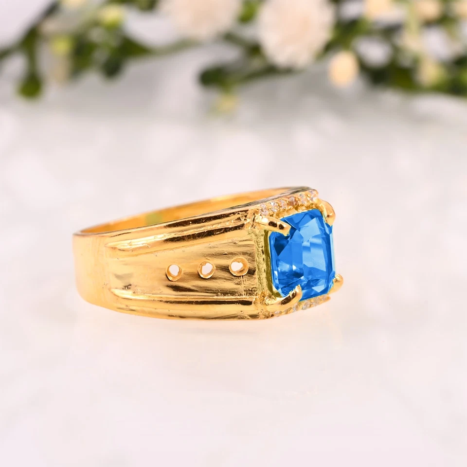 Anillo hecho a mano de topacio azul Londres natural AAA para regalo de boda oro amarillo de 14K. Foto 2 de 3