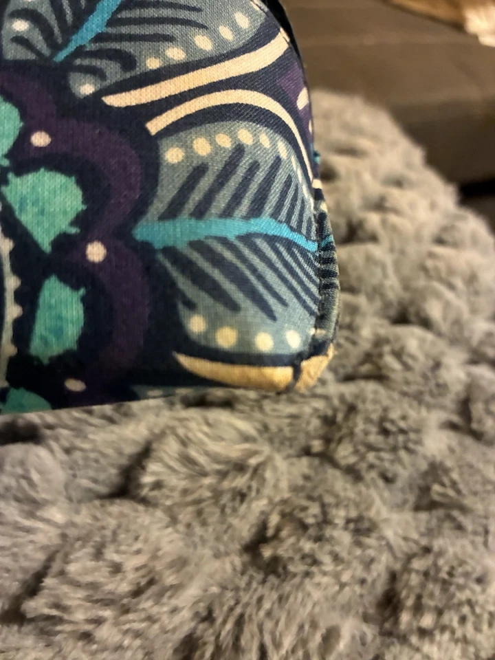 Vera Bradley Blue Island Medallion Hard Shell Sunglasses Case Holder - Image 4 of 4