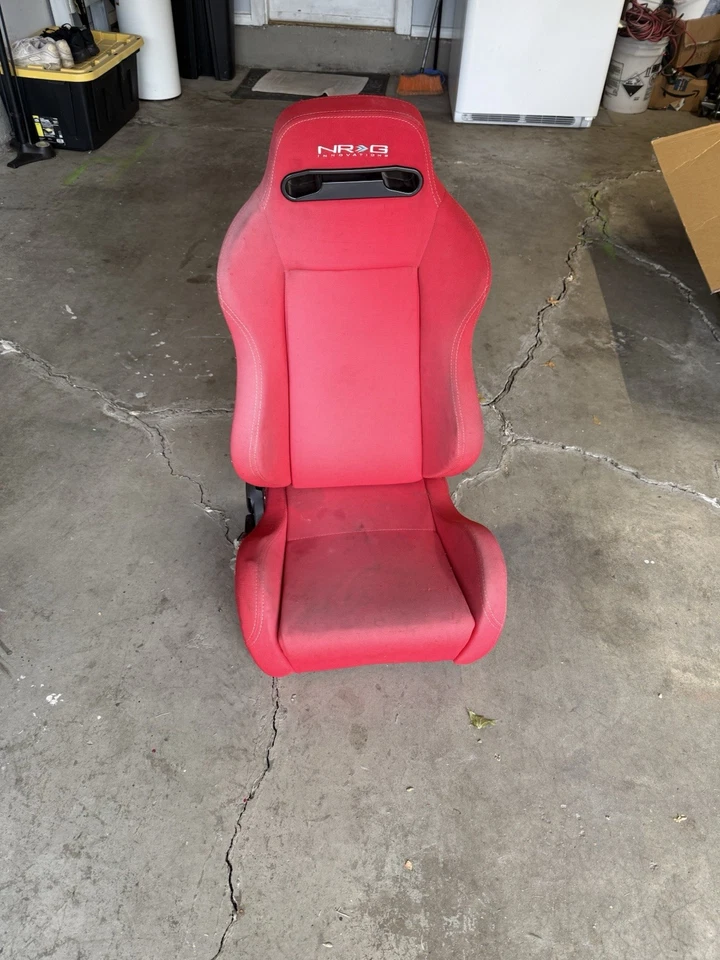 ASIENTO DE PASAJERO USADO ROJO NRG. NECESITA IRSE. EN VENTA. LEER DESCRIPCIÓN Foto 4 de 4