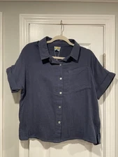 NWT C&C California Size M Dusty Blue Cotton Gauze Short Sleeve Button Down Shirt