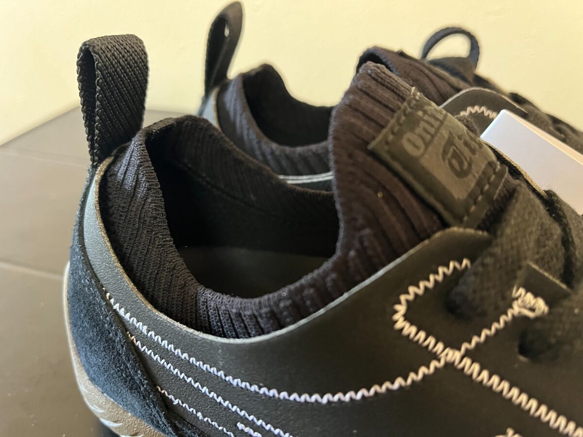 Onitsuka Tiger SCLAW ( BLACK/WHITE ) 1183B969.001 Authentic Onitsuka Tiger SCLAW ( BLACK/WHITE ) 1183B969.001 Authentic