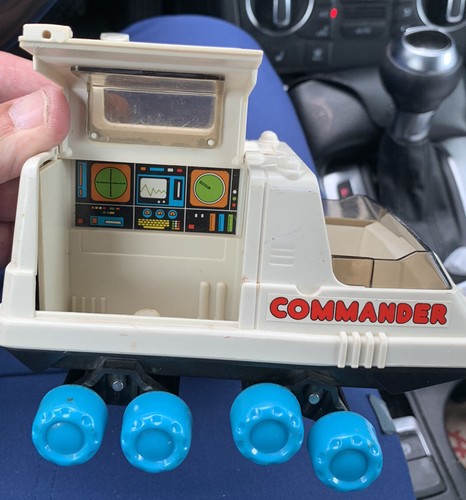 Vintage Commander 04 Space Transport Vehicle - Picture 4 of 7