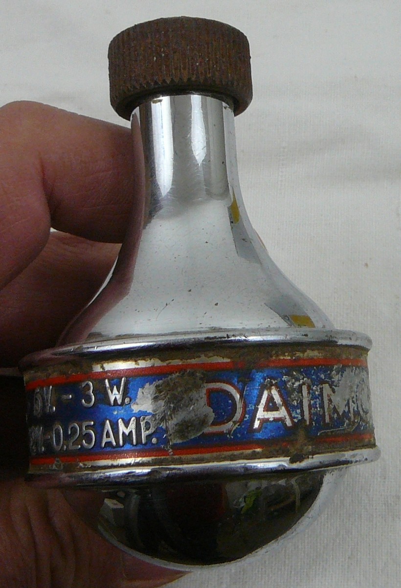 Dynamo pour vélo ancien fixation à gauche électricité
