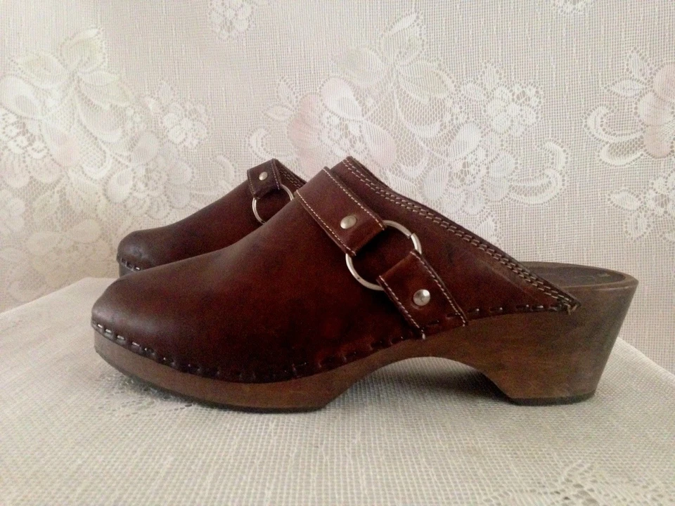 Zuecos de madera DOLCIS de colección años 70 cuero grapado mulas junta tórica marrón/Italia para mujer 7M Foto 4 de 4