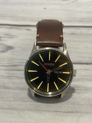 Reloj Nixon Hombre The Sentry Correa Cuero Marrón Funciona 14J ¡Batería Nueva! Japón - Imagen 1 de 4