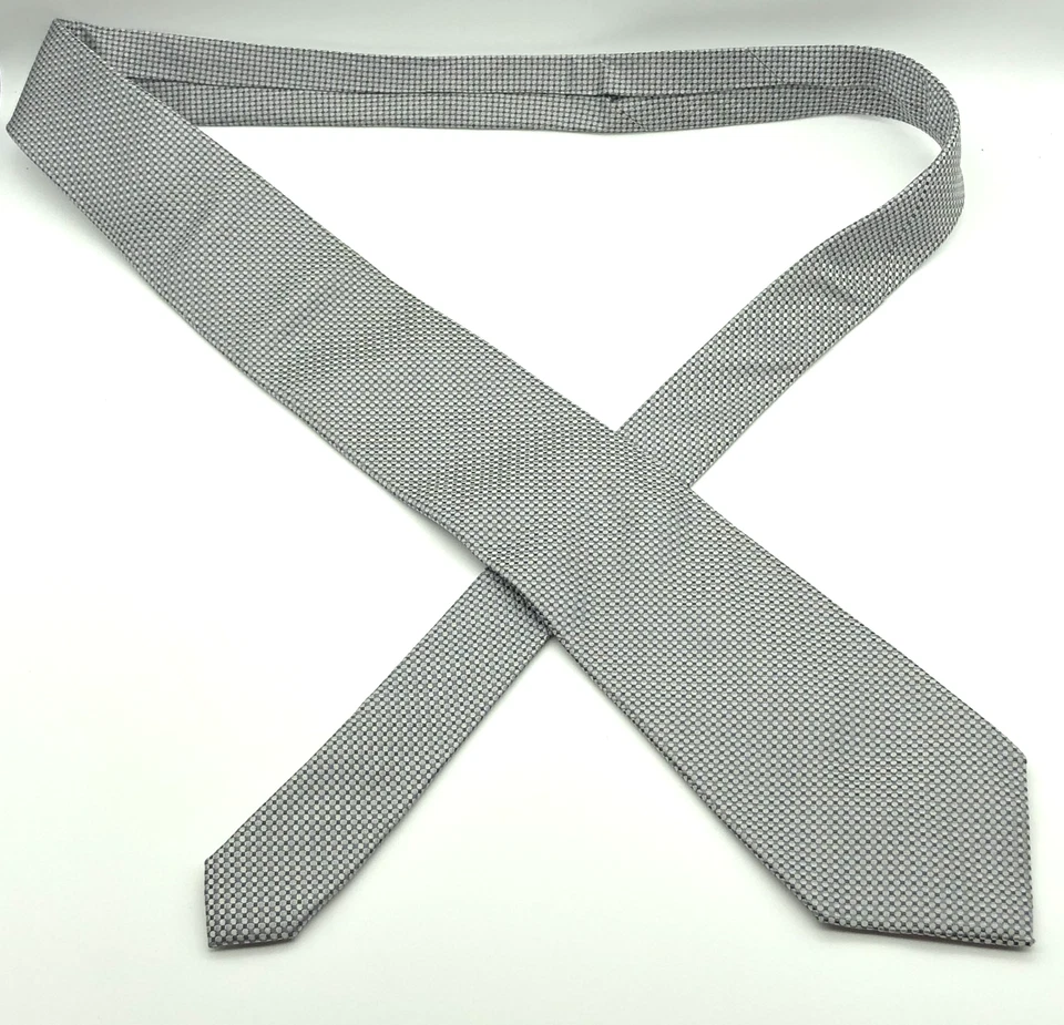 Geoffrey Beene Men's Silk Tie Silver and Grey 3.75 x 59" - Image 4 of 4