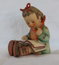 Vintage ~ Goebel (Hummel )  ~ Figurine  ~" Book worm ~ " ~  #8  ~ Cira 1950's