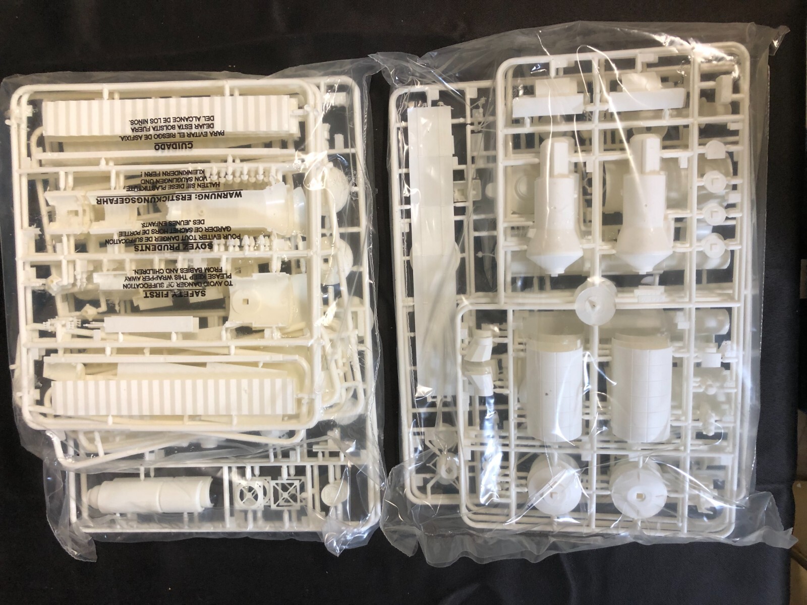 Heller International Space Station 1125 Scale Model Kit Sealed