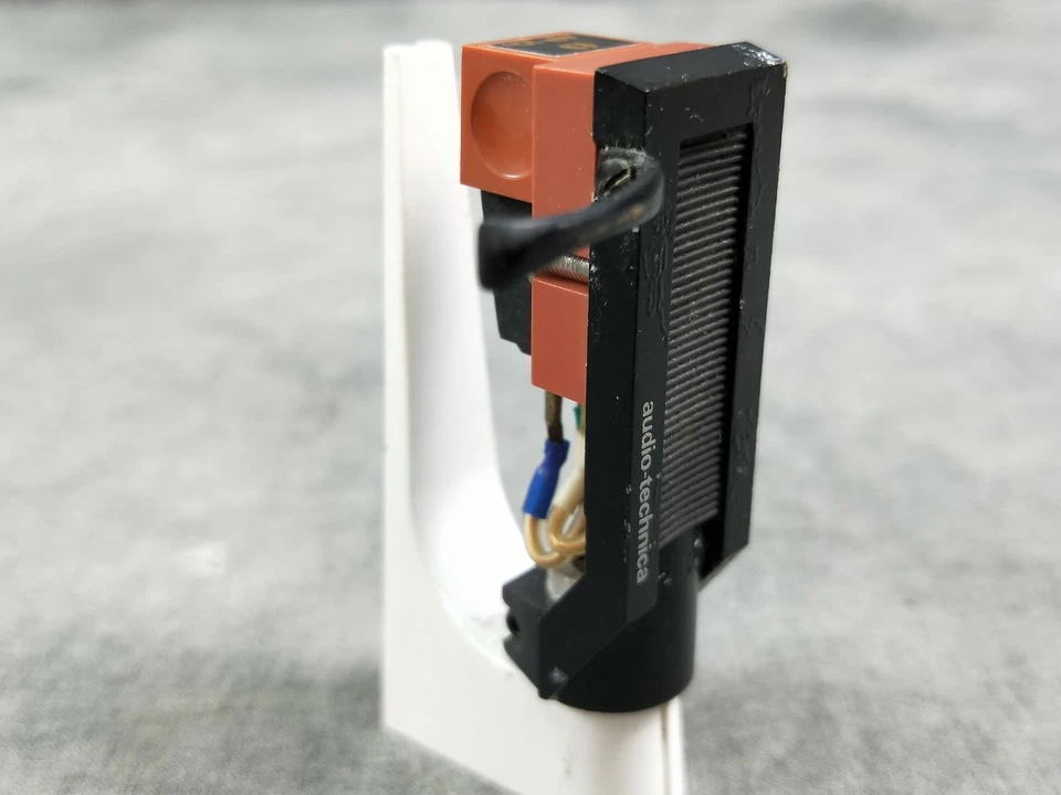 Nagaoka MP-10 Phono Stereo Cartridge With Head shell In VG Condition  - Image 3 of 4