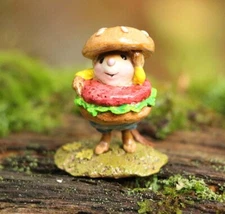 Wee Forest Folk HALLOWEEN HAMBURGER, WFF# M-669d, Halloween Mouse LTD 2022